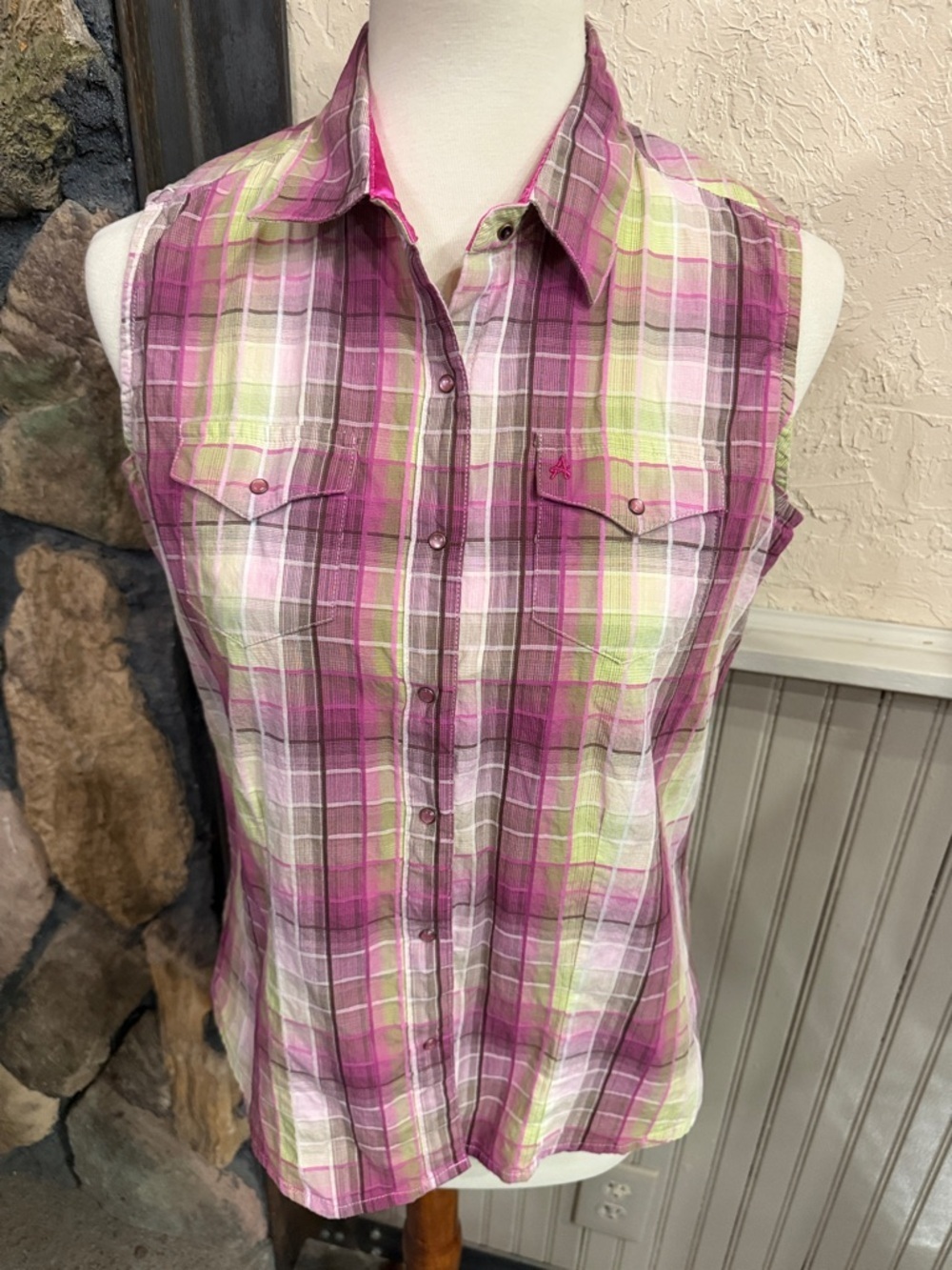 Aura Plaid Button-Up Shirt in Pink and Brown